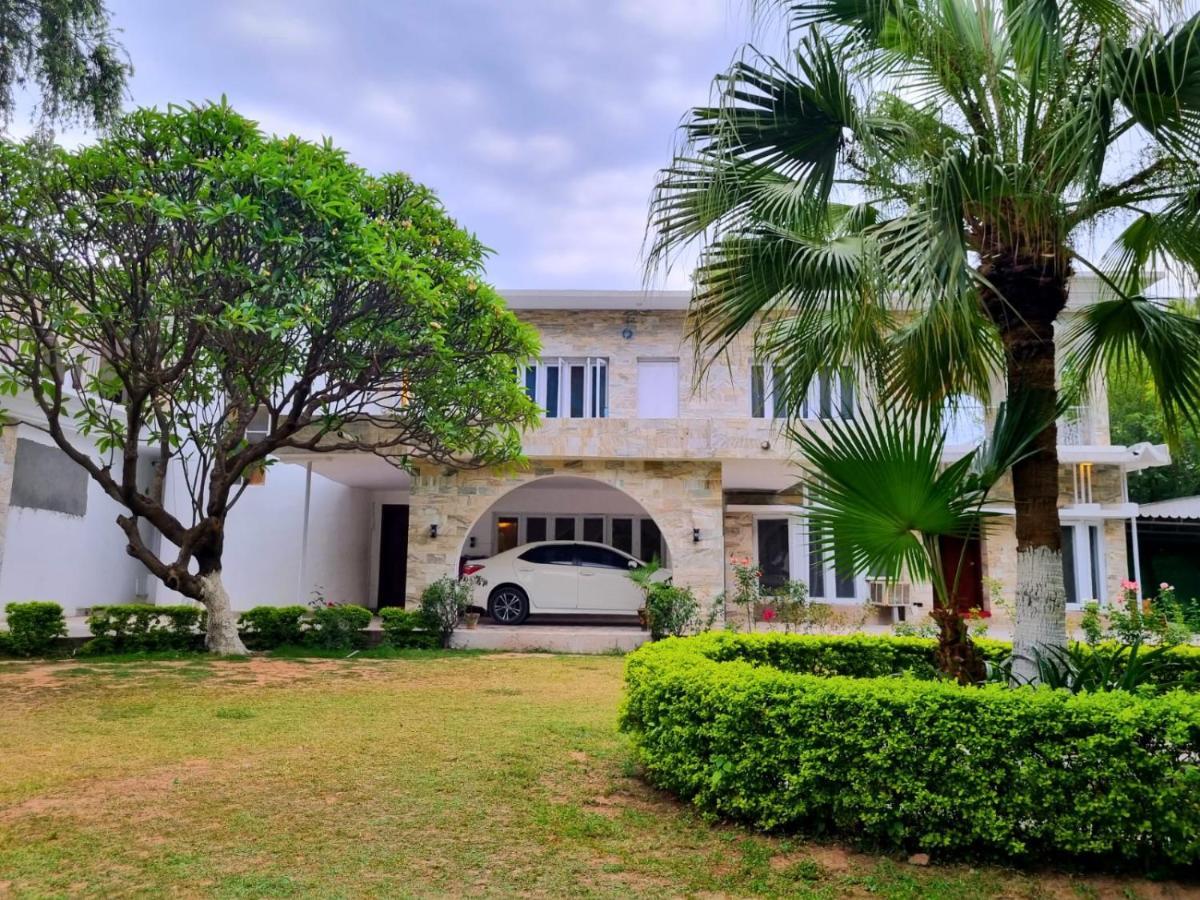 The Life Style Lodges Opp Centaurus Mall Islamabad Exterior photo