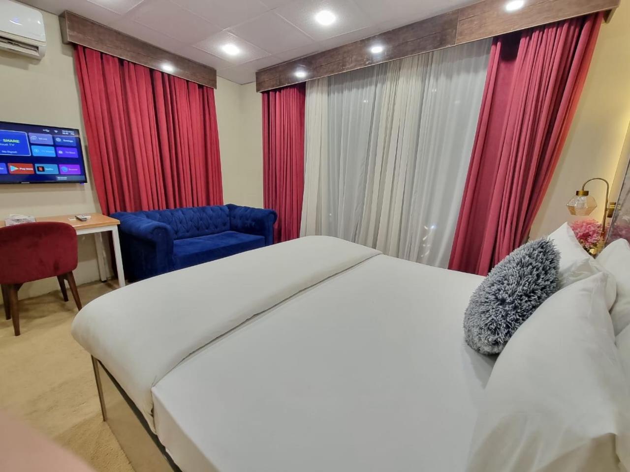 The Life Style Lodges Opp Centaurus Mall Islamabad Exterior photo