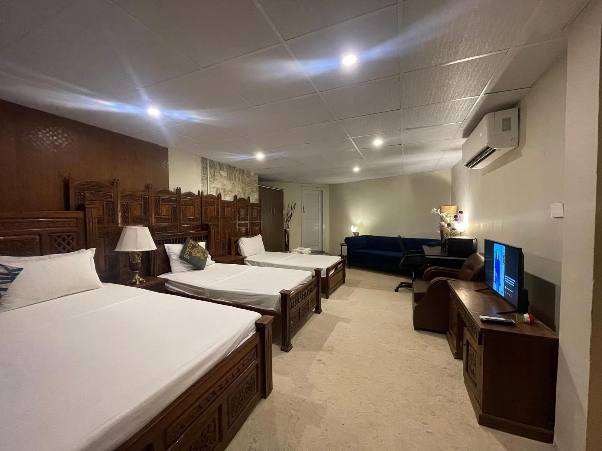 The Life Style Lodges Opp Centaurus Mall Islamabad Exterior photo